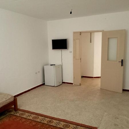 Appartement F2 Algerie Skikda Bouzaroura Proche De La Mere Exterior photo